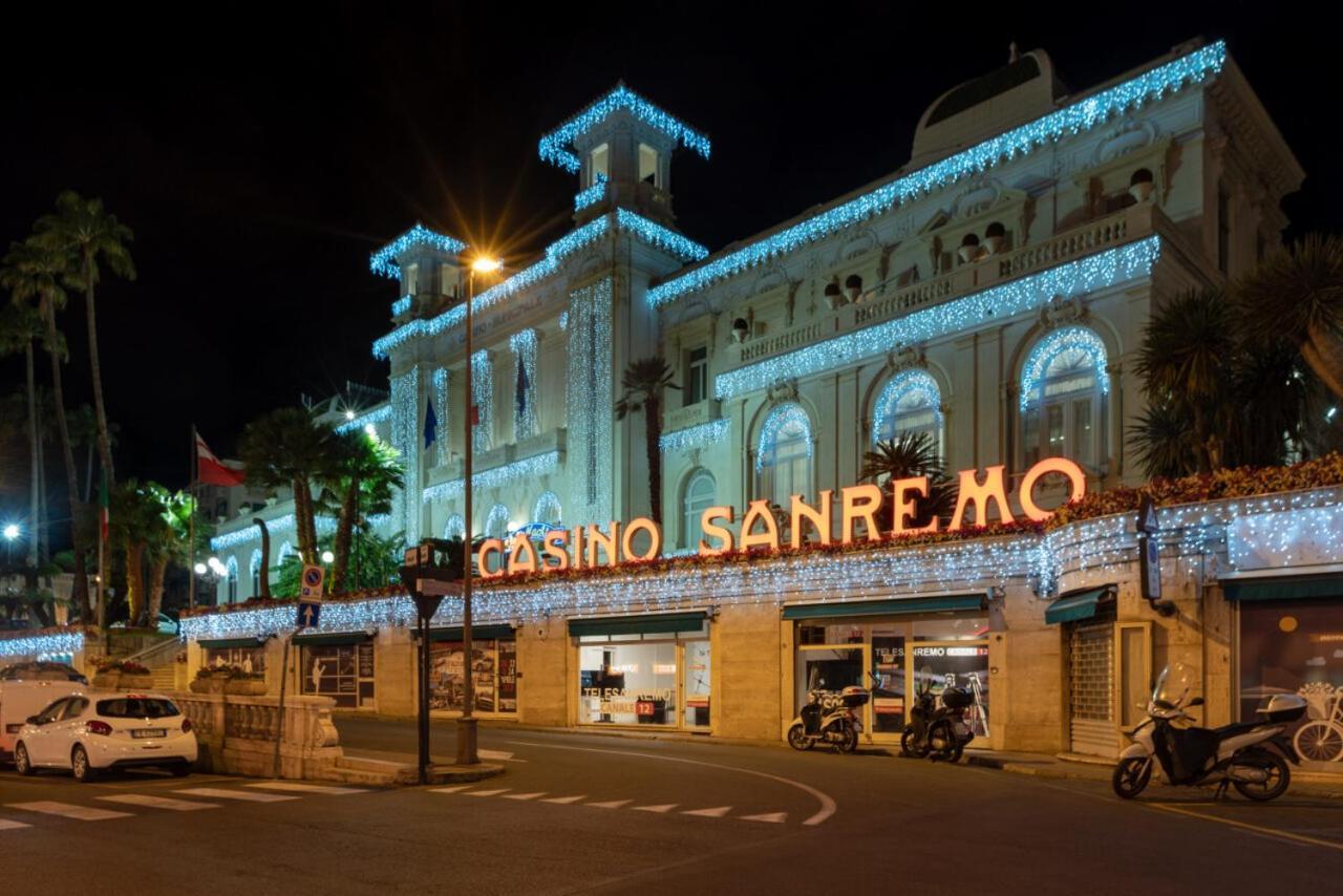 La Casa Di Ermes - Ampio Luminoso Appartamento A Tre Minuti Dal Centro 圣雷默 外观 照片